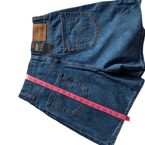 Levi's Super High Rise Ribcage Shorts - Picture 6 of 7